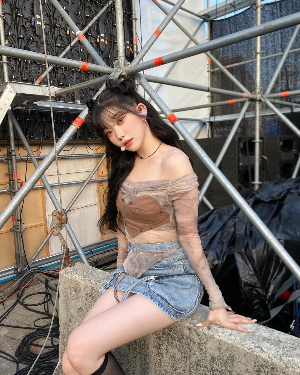 빌리 츠키 갈색 코르셋 윗슴골 + 청미니 허벅지 미모 - 인스타