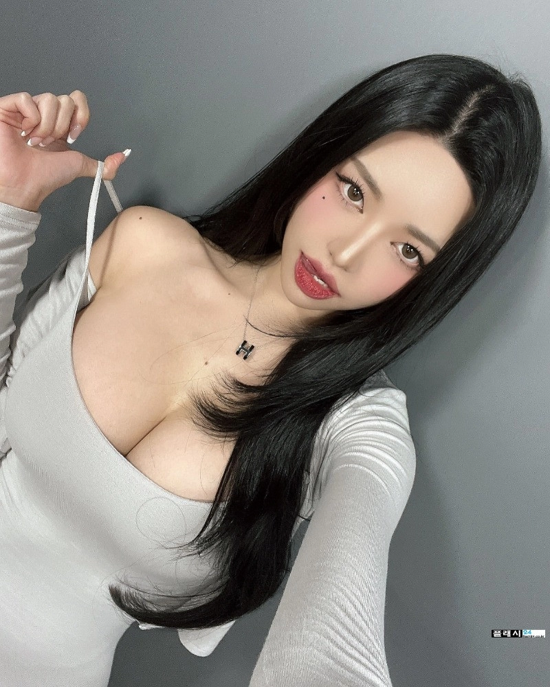 모델 동그란의 색기 인스타그램