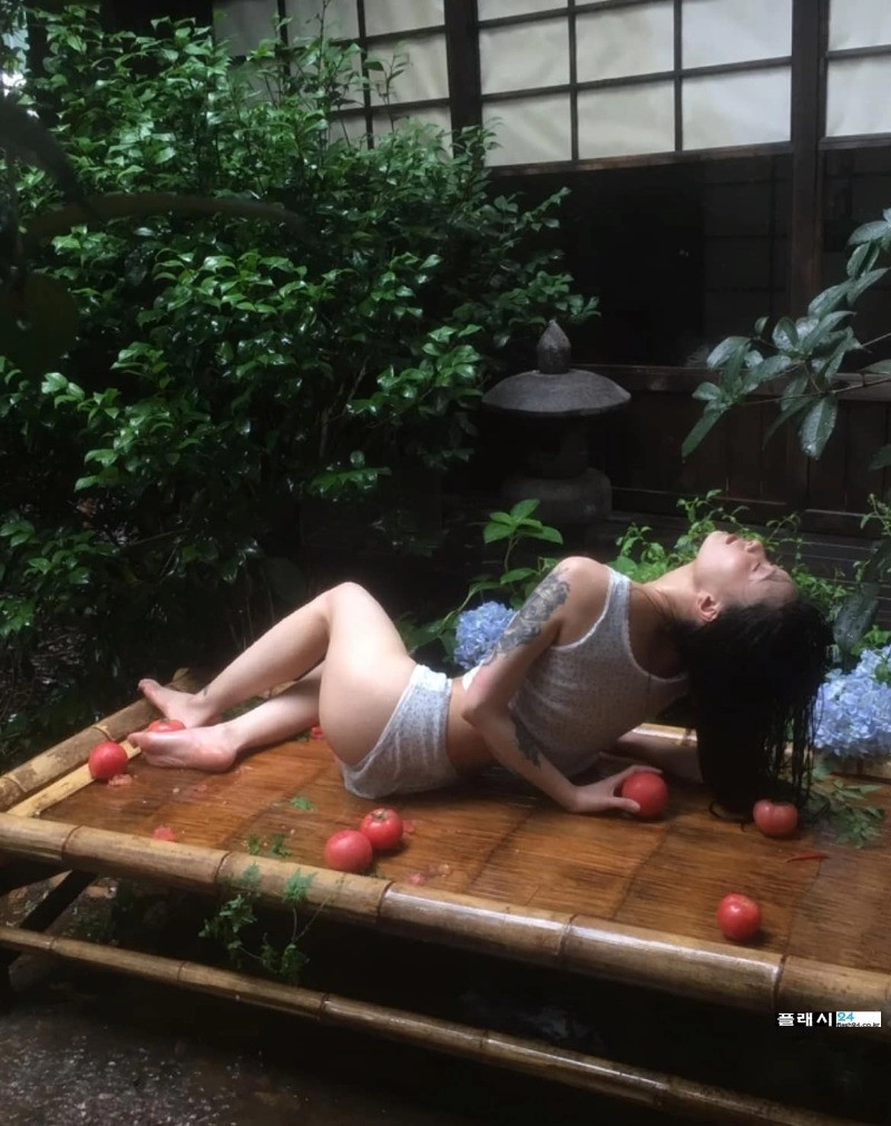 출사 슬립만 입은채 노브라 ㄲㅈ 노출