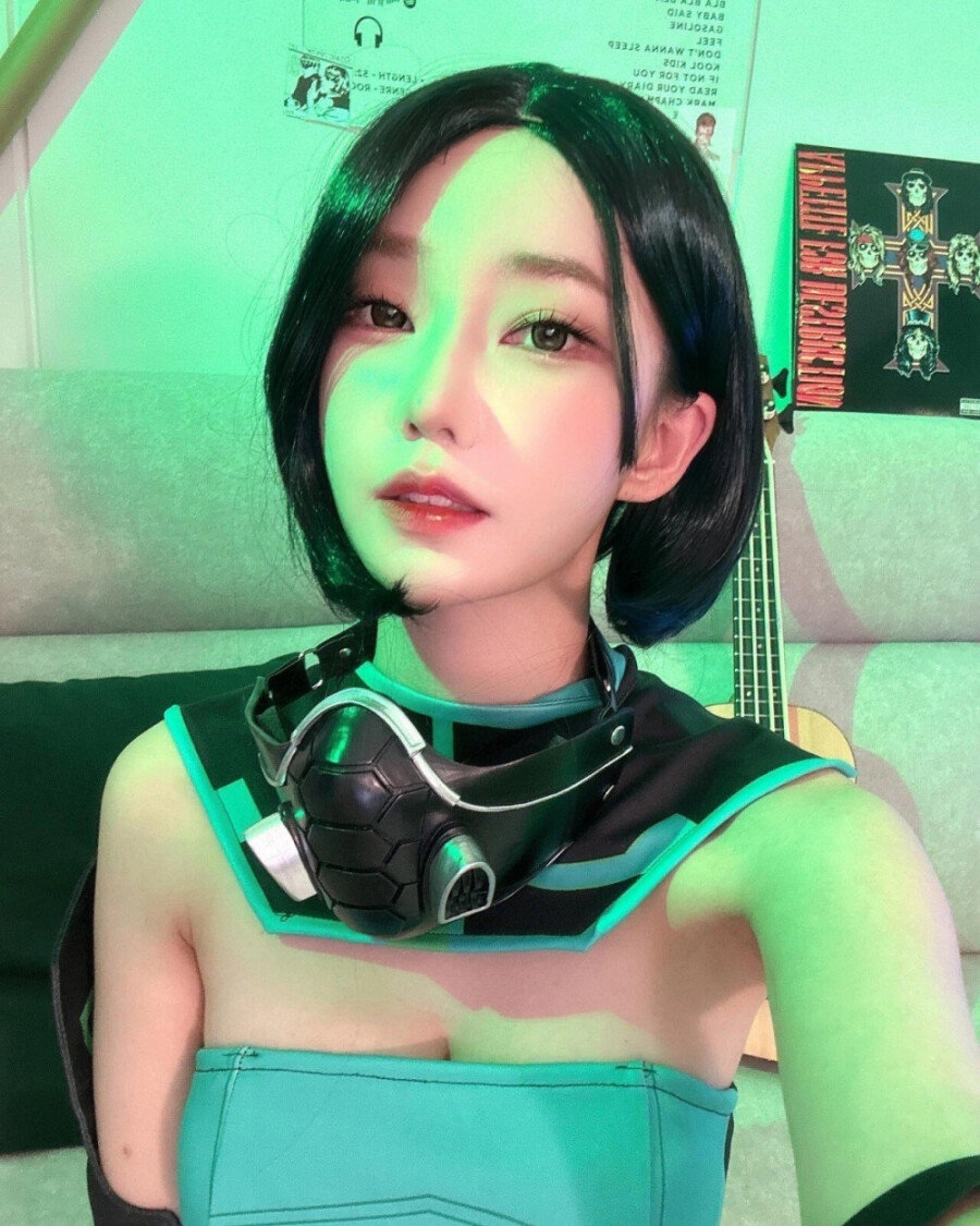 발로란트 캐릭터 코스프레한 QWER 마젠타 & 냥뇽녕냥 묵직한 미드 노출