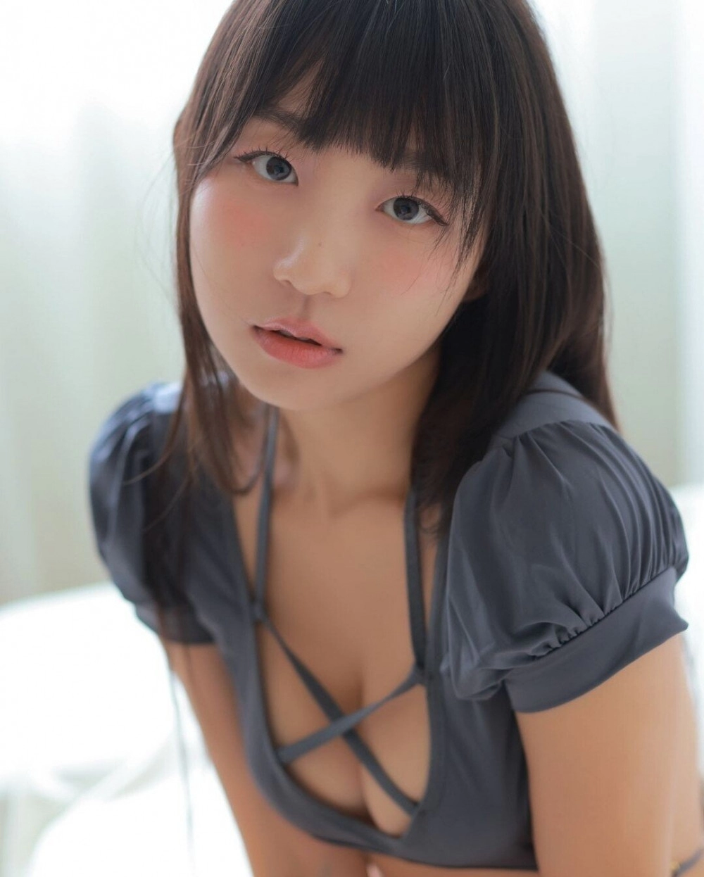 장지수랑 합방한 표은지 은근슬젖 가슴골 노출