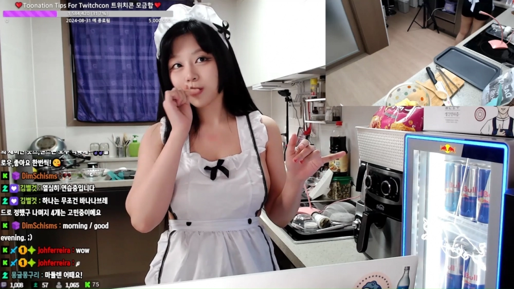 노브라 앞치마 삐져나온 옆가슴