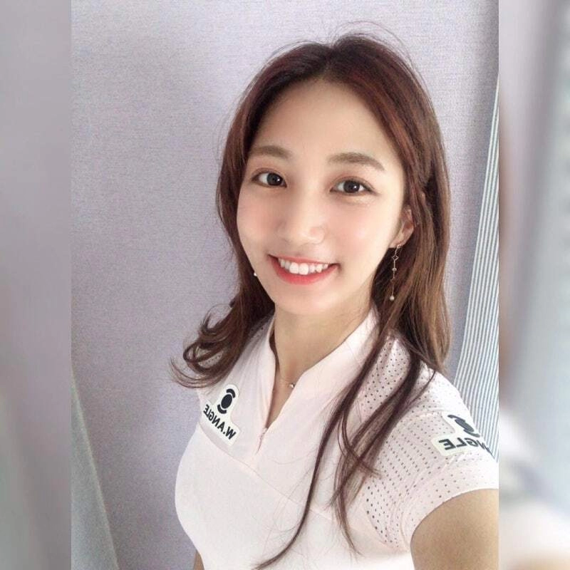 이쁜데 몸매까지 좋은 여자 골프선수 묵직한 미드 셀카
