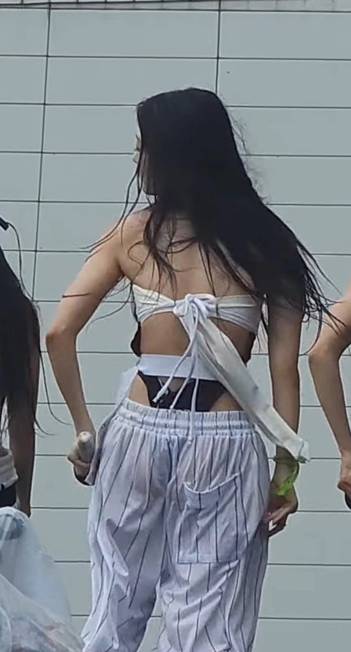 하이레그 모노키니 T백 엉덩이가 다 비치는 프로미스나인 서연