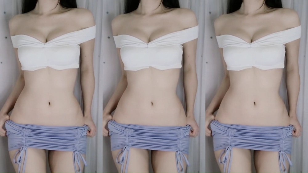 얘 얼굴 깐적 있나? 가슴골+골반노출