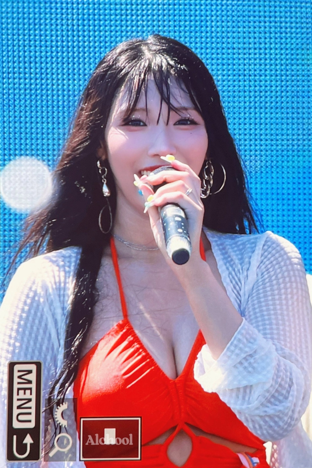 빨간 모노키니 출렁 가슴골 레전드 갱신 라잇썸 초원