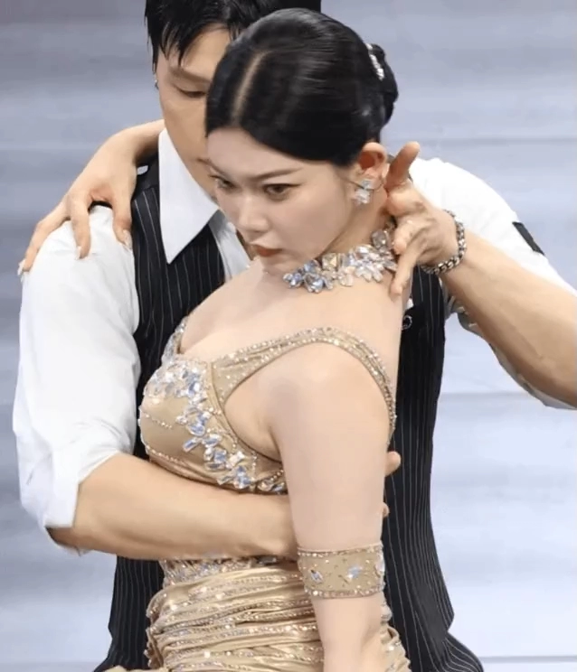 아육대 댄스스포츠 가슴골 레전드 빌리 츠키