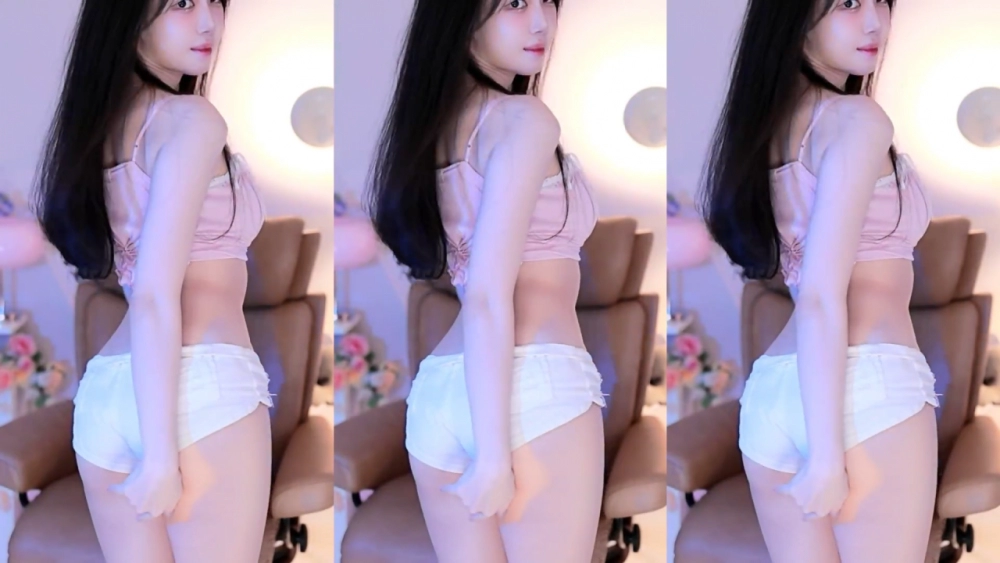 핑크색 브라탑 아윤 잘록한 허리 + 팬티급 핫팬츠 골반