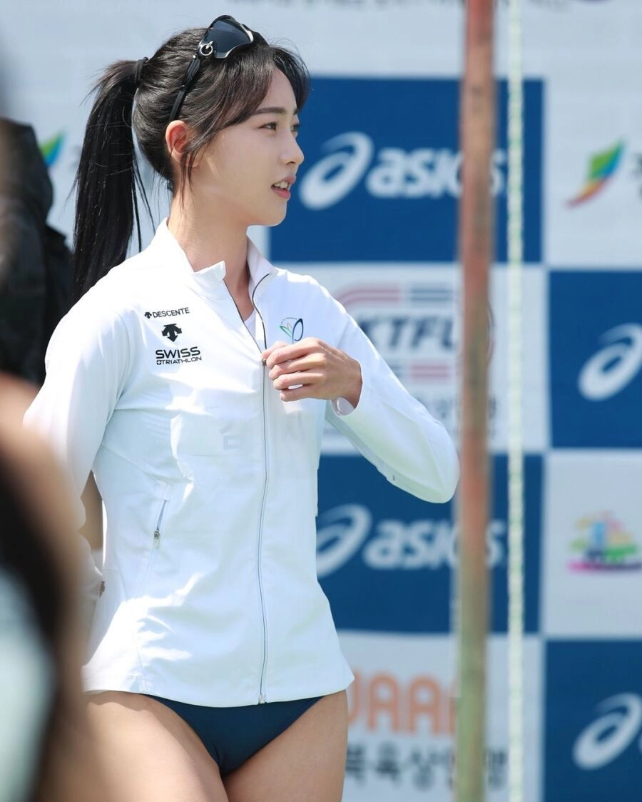 '육상 카리나' 김민지 삼각팬티 도끼자국