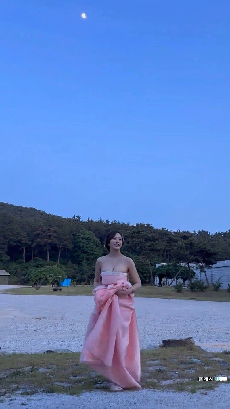 핵무기좌 BJ 바비앙 오프숄더 한복 깊은 슴골