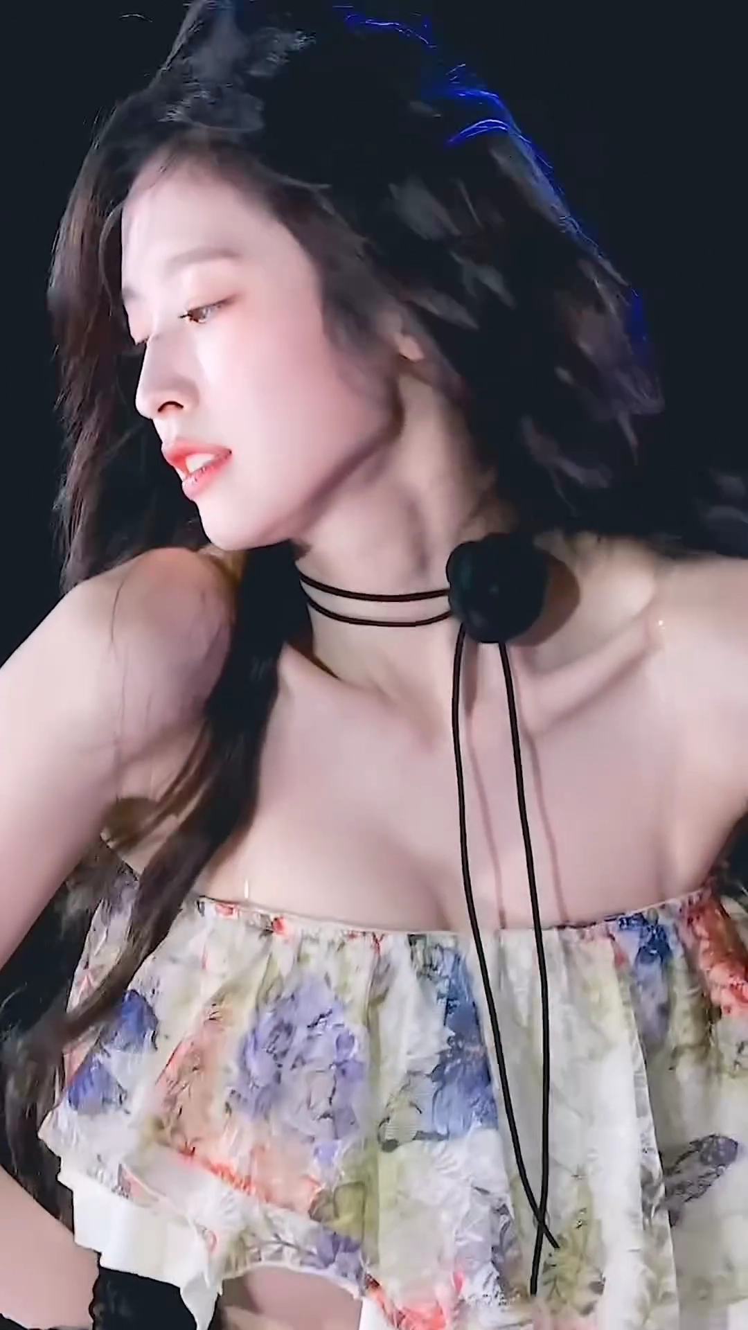 하얗고 요망한 윗슴 오마이걸 아린