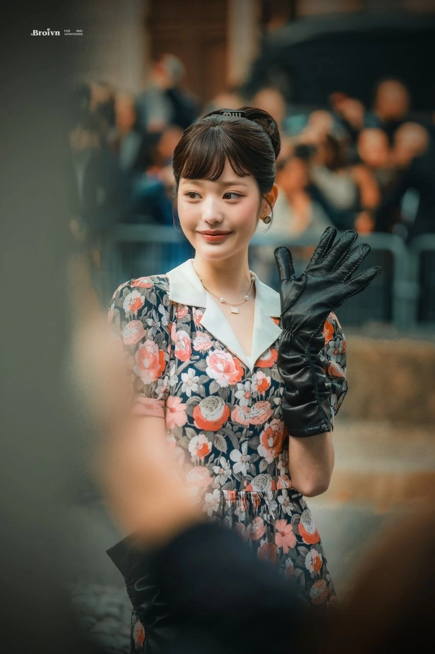 오드리 헵번을 연상시키는 아이브 장원영 원피스