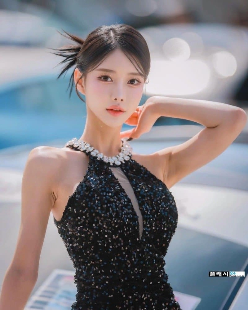 슬렌더 이지만 글래머 레이싱모델 이시아