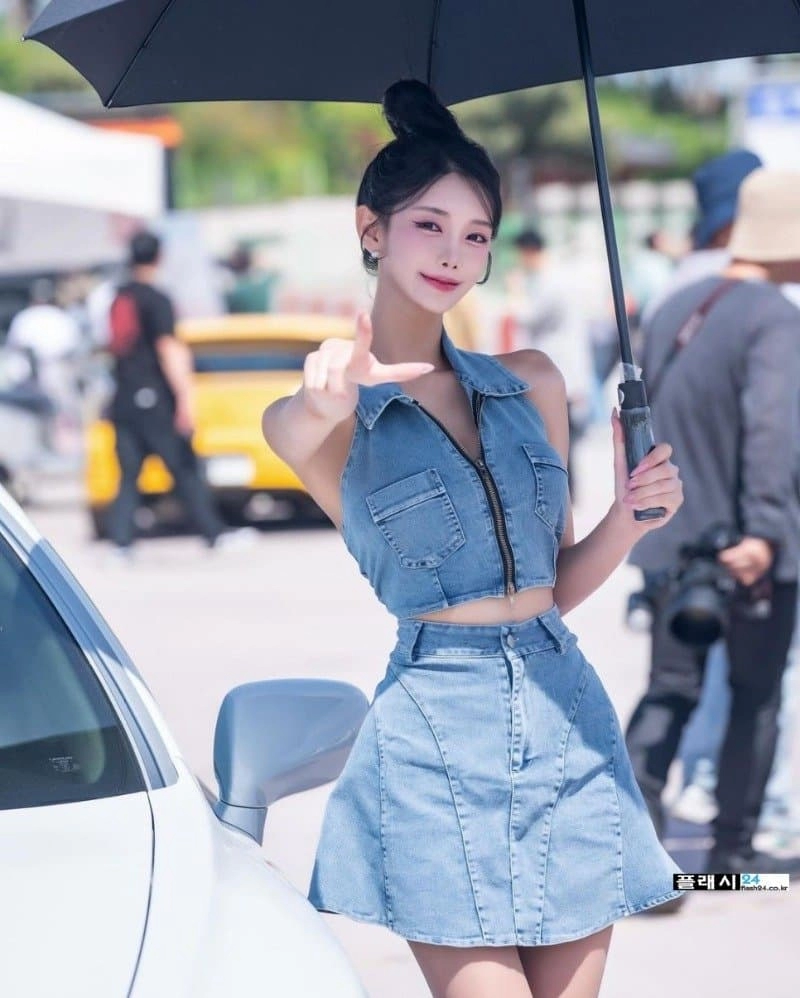 슬렌더 이지만 글래머 레이싱모델 이시아