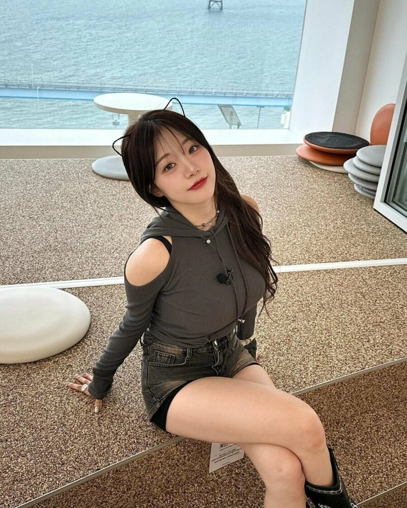 방송중 윗슴 노출 시그니처 지원