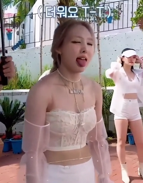 아헤가오 트와이스 나연 야한 란제리 튜브탑