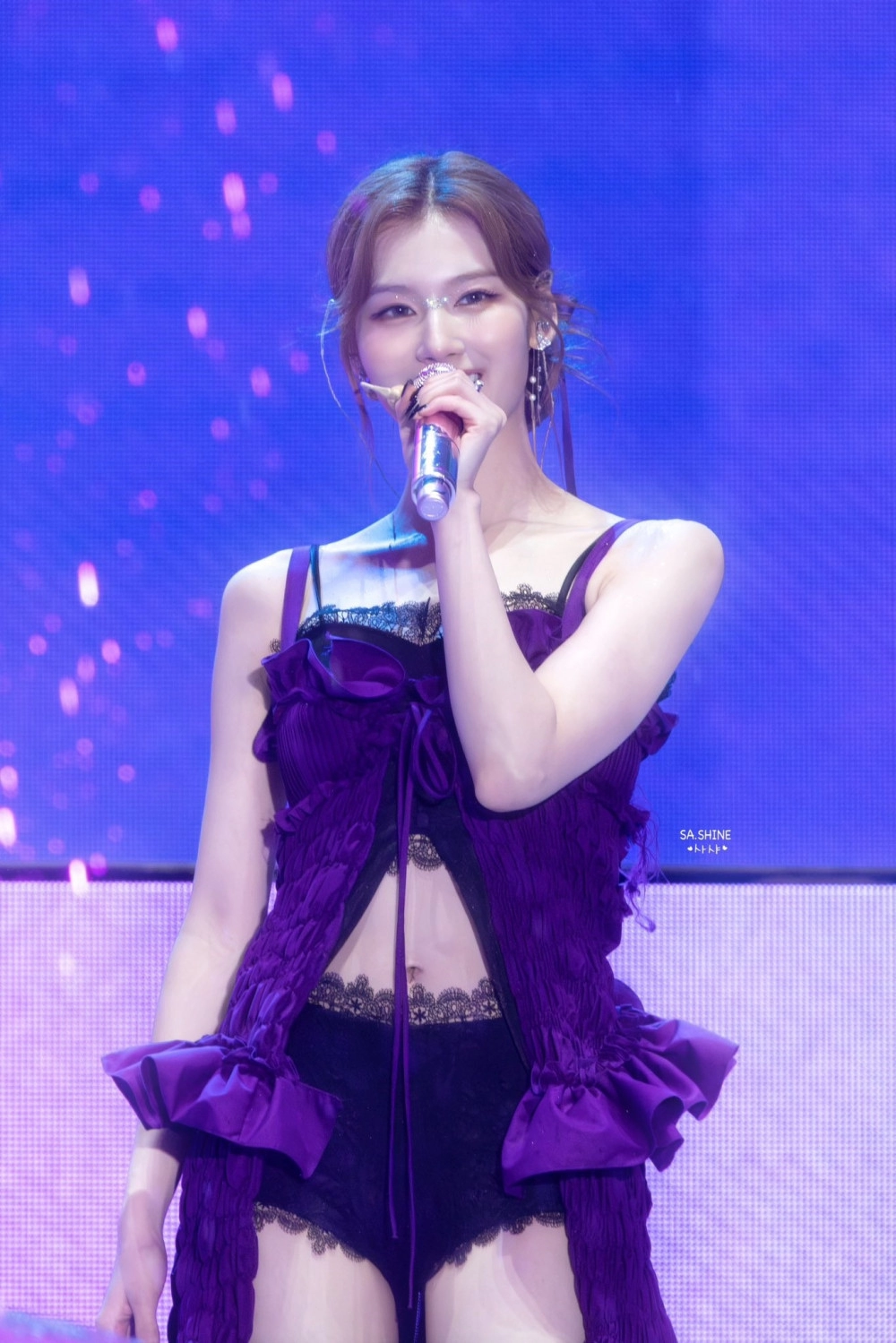 팬티인지 바지인지 구분이 잘 안되는 트와이스 사나 란제리룩