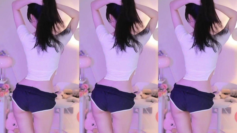 '3대 여캠' BJ 아윤 골반 엉밑살 노출