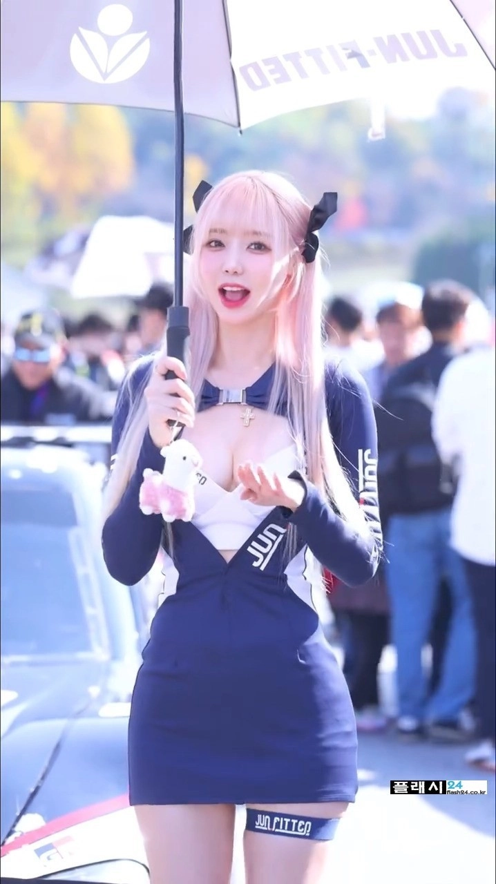 레이싱 모델 김연두 너무 내려입은 유니폼 ㄲㅈ 노출