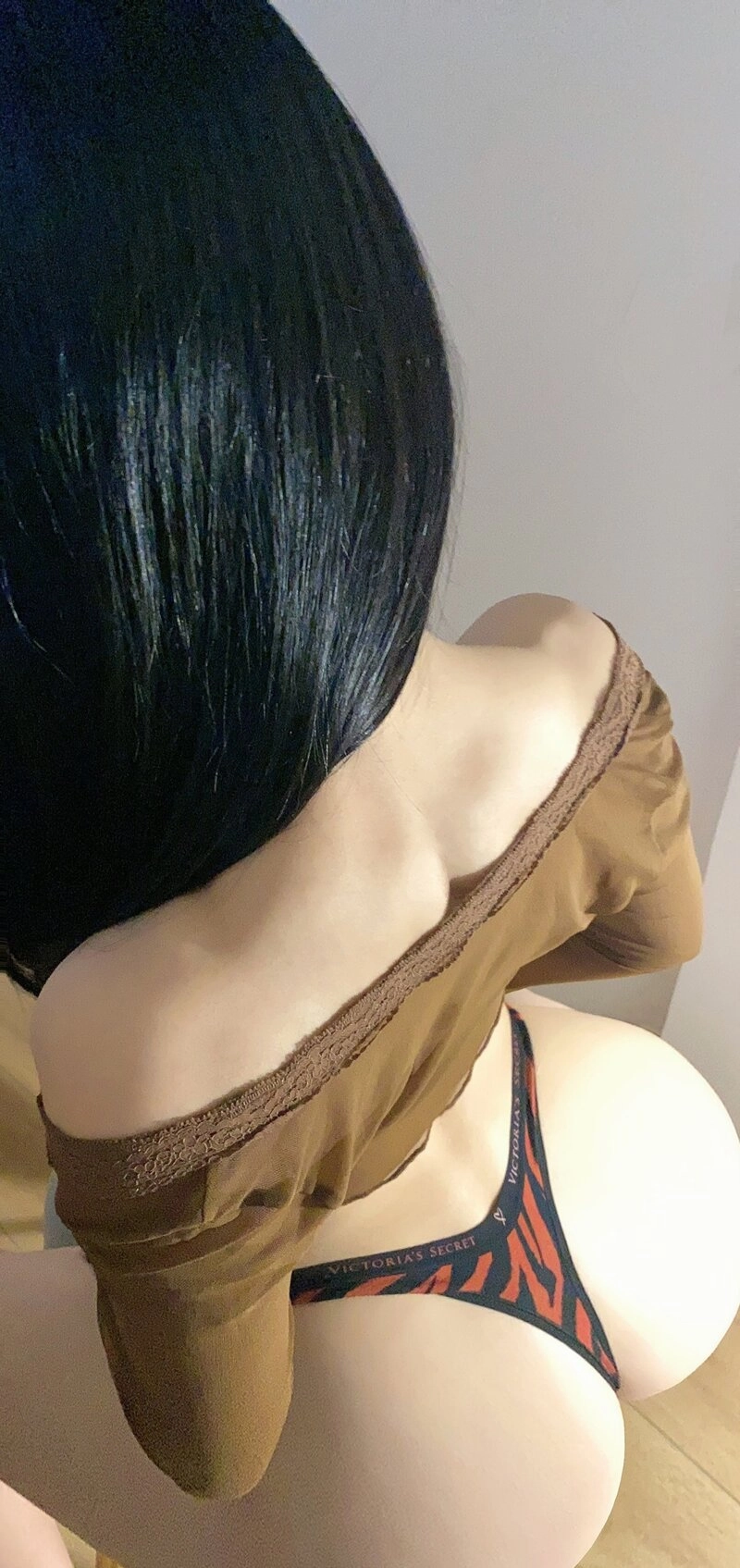 색기 지리는 엉덩이 꽂고 싶은 뒤태