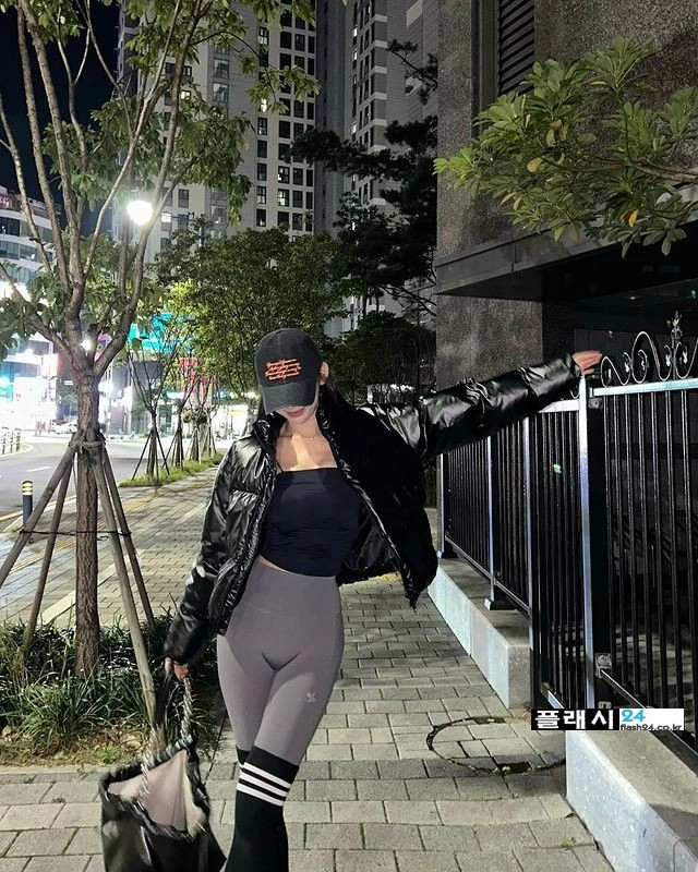 눈을 뗄수 없는 보톰한 Y존 레깅스 하수미 치어리더