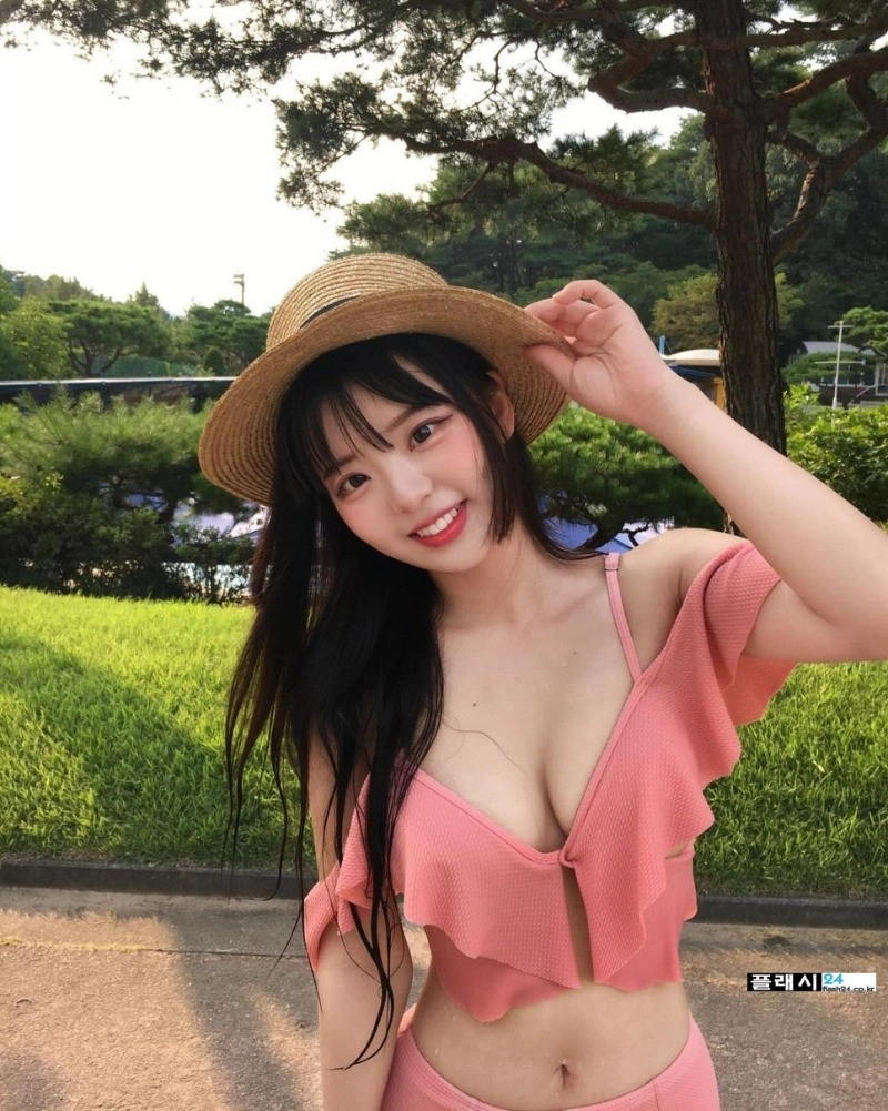 조승이 무신사 모델 비키니 은근한 슴골 모음