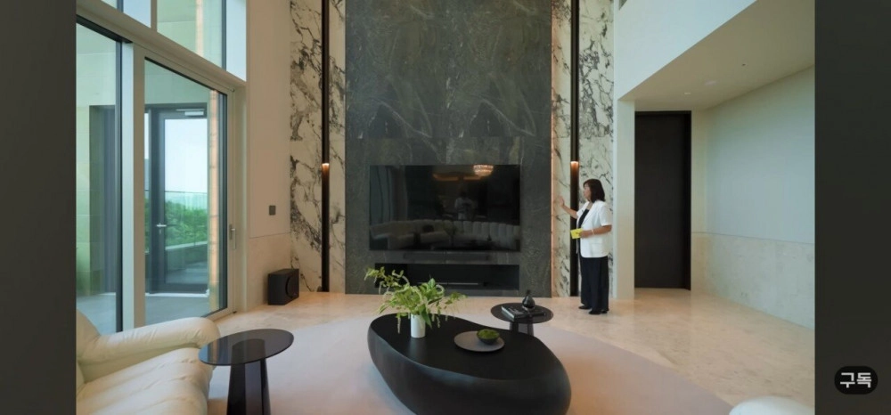 유튜브에 최초로 공개된 매매가 300억 에테르노 청담 내부