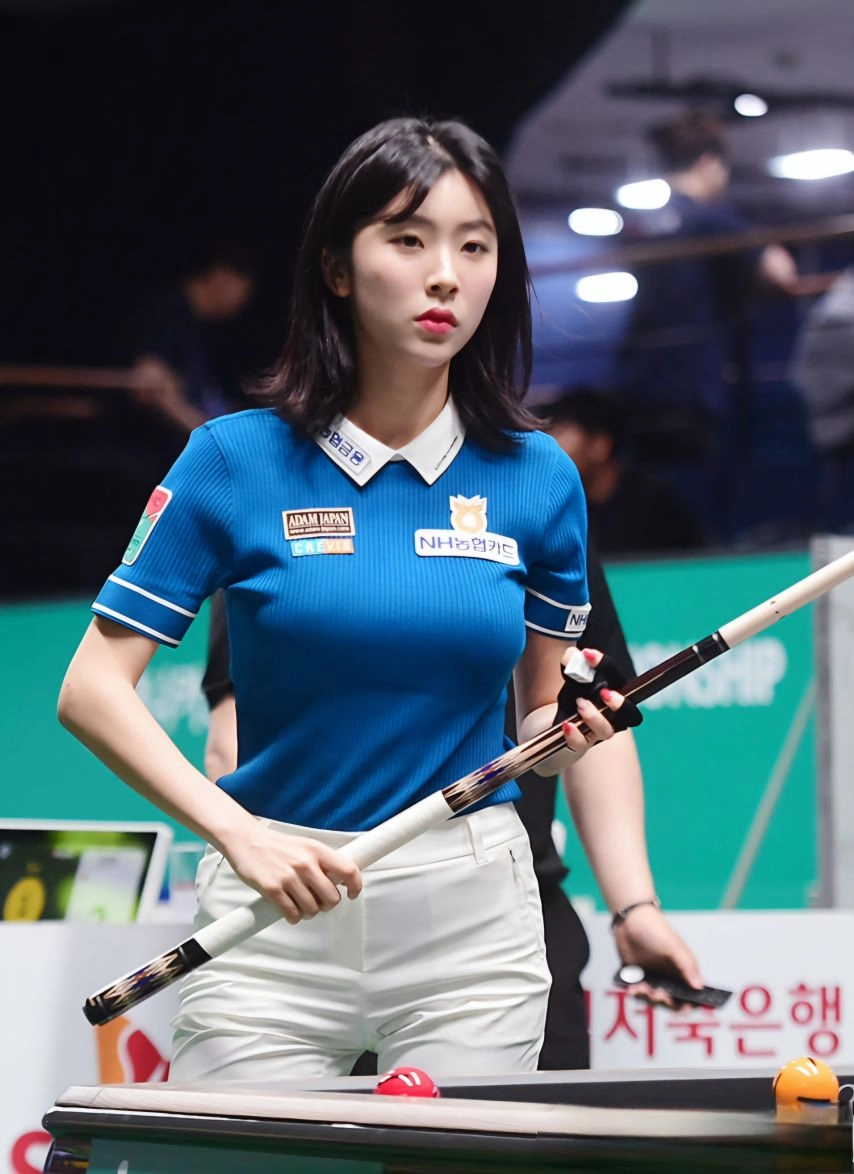 글래머 당구여신 정수빈 타이트한 베이지색 바지 엉태