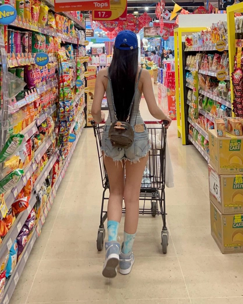 가슴 E컵이라는 여친 마트룩