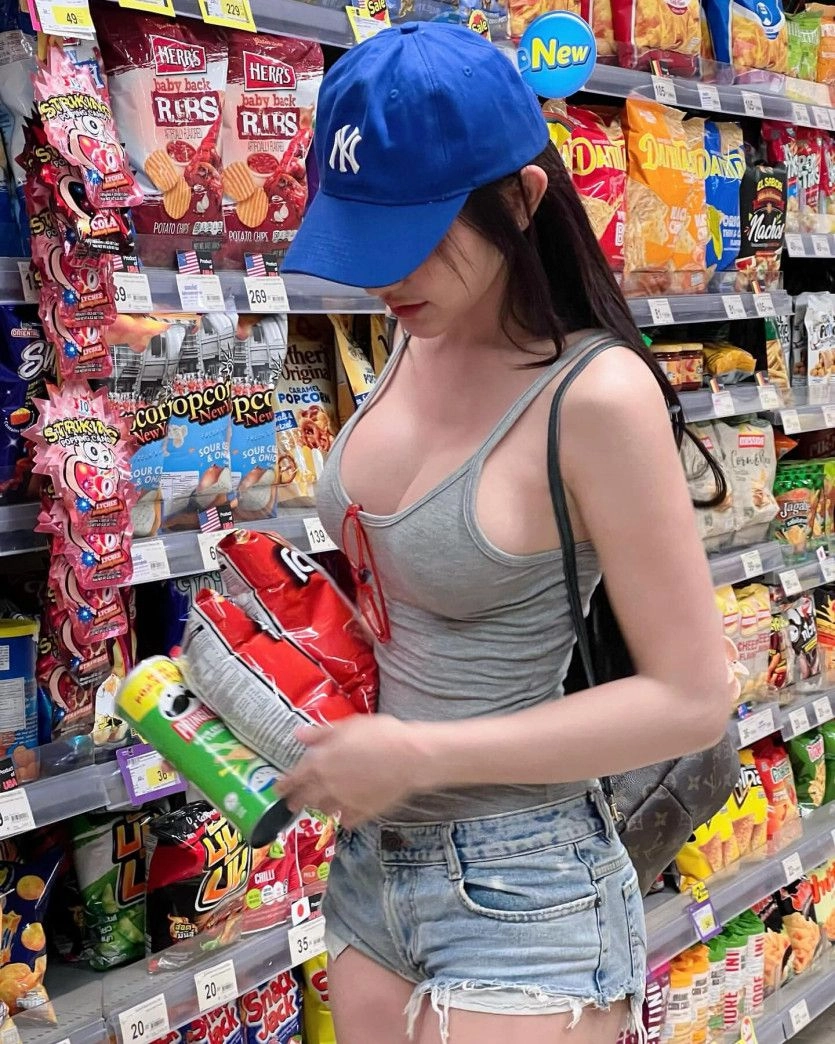 가슴 E컵이라는 여친 마트룩