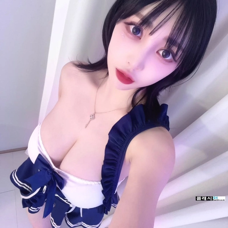 미드 사이즈가 남다른 bj루루 튜브탑