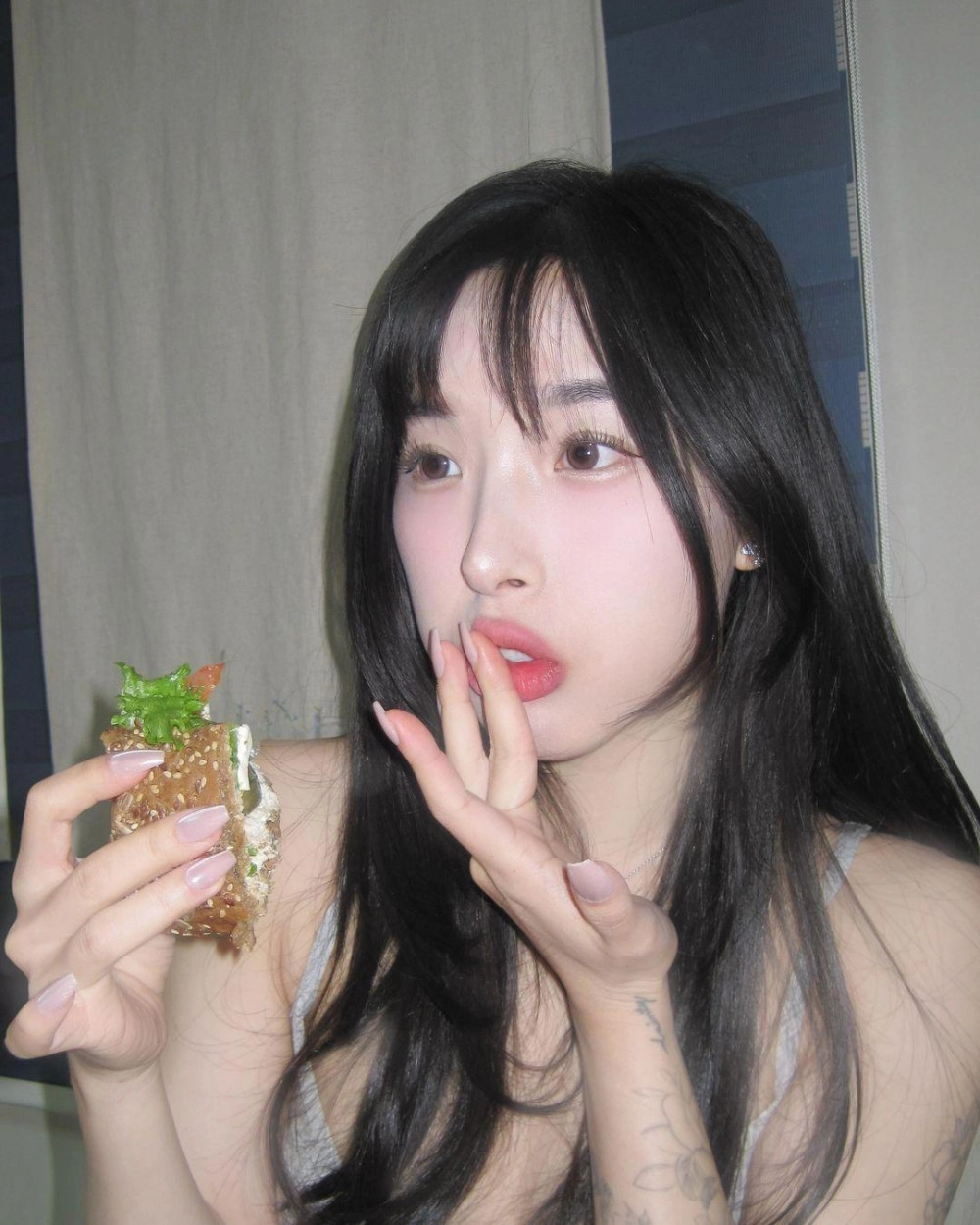 폰허브 한국 누나 elle lee 얼빡샷