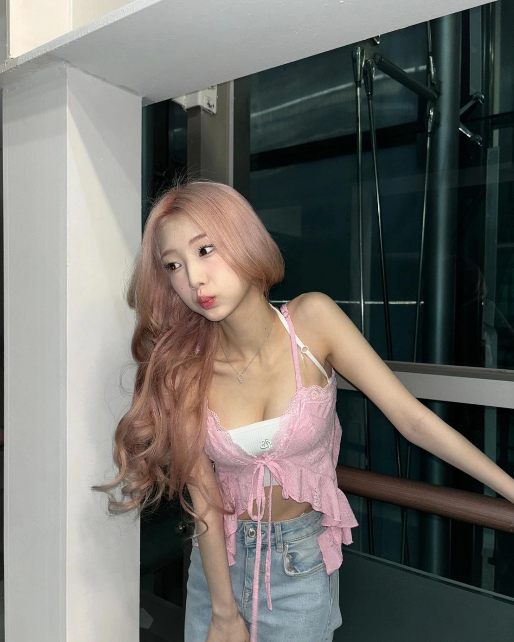 작지만 야무진 루셈블 여진 비키니 + 가슴골 노출 의상 모음