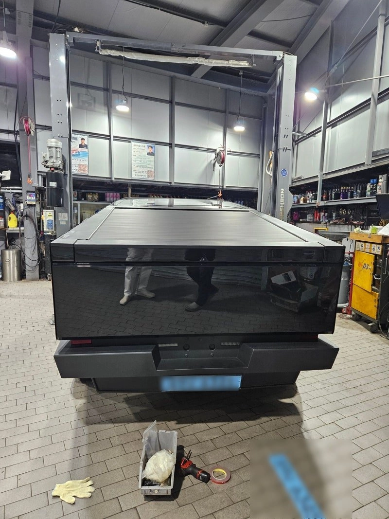 테슬라 사이버트럭 국내 1호 출고한 시아준수