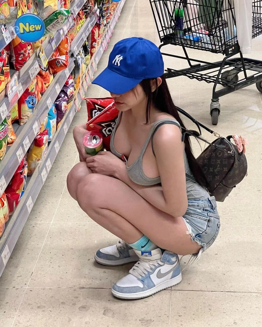 가슴 E컵이라는 여친 마트룩