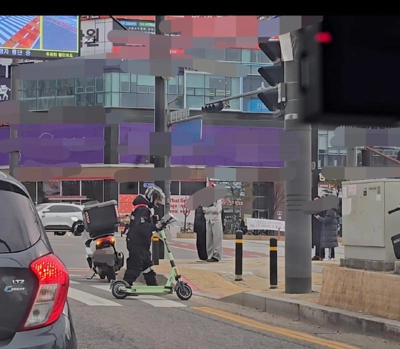 보배드림 올라온 엄청난 킥보드 주차