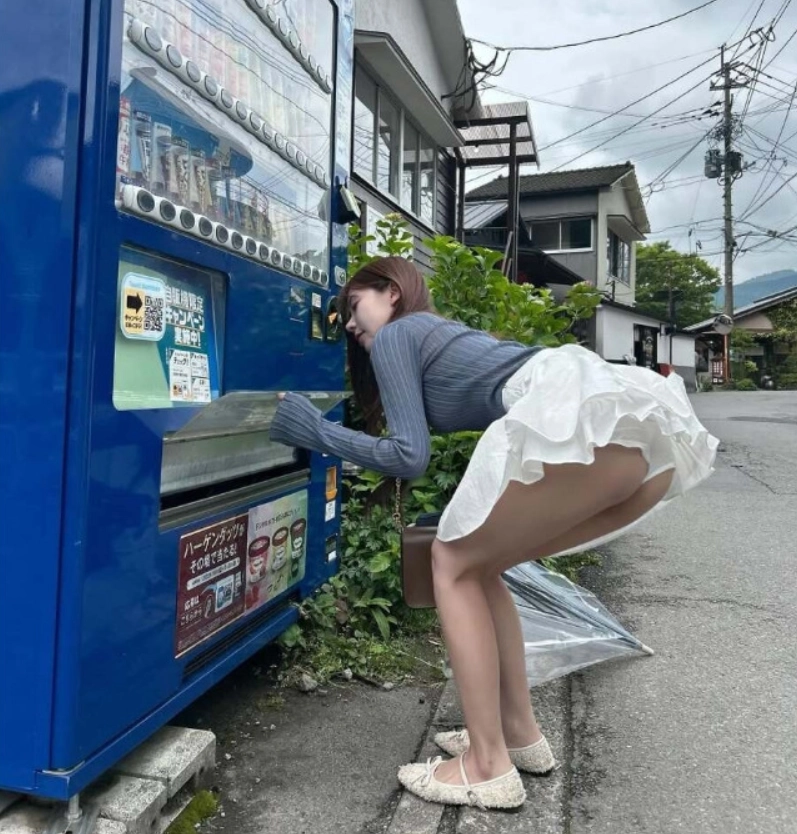 쏘블리 팬티 드러난 여친룩 가림 없이 모습에 순간 정지