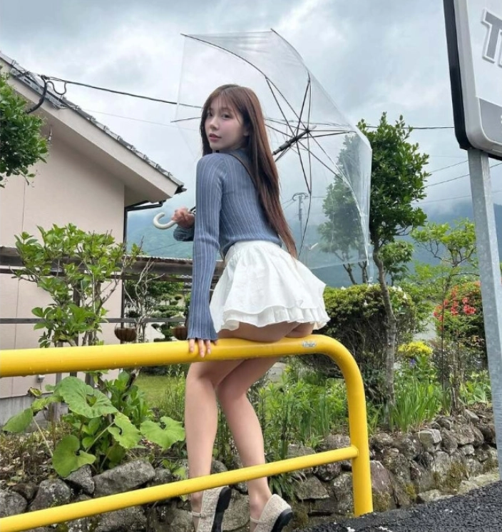 쏘블리 팬티 드러난 여친룩 가림 없이 모습에 순간 정지