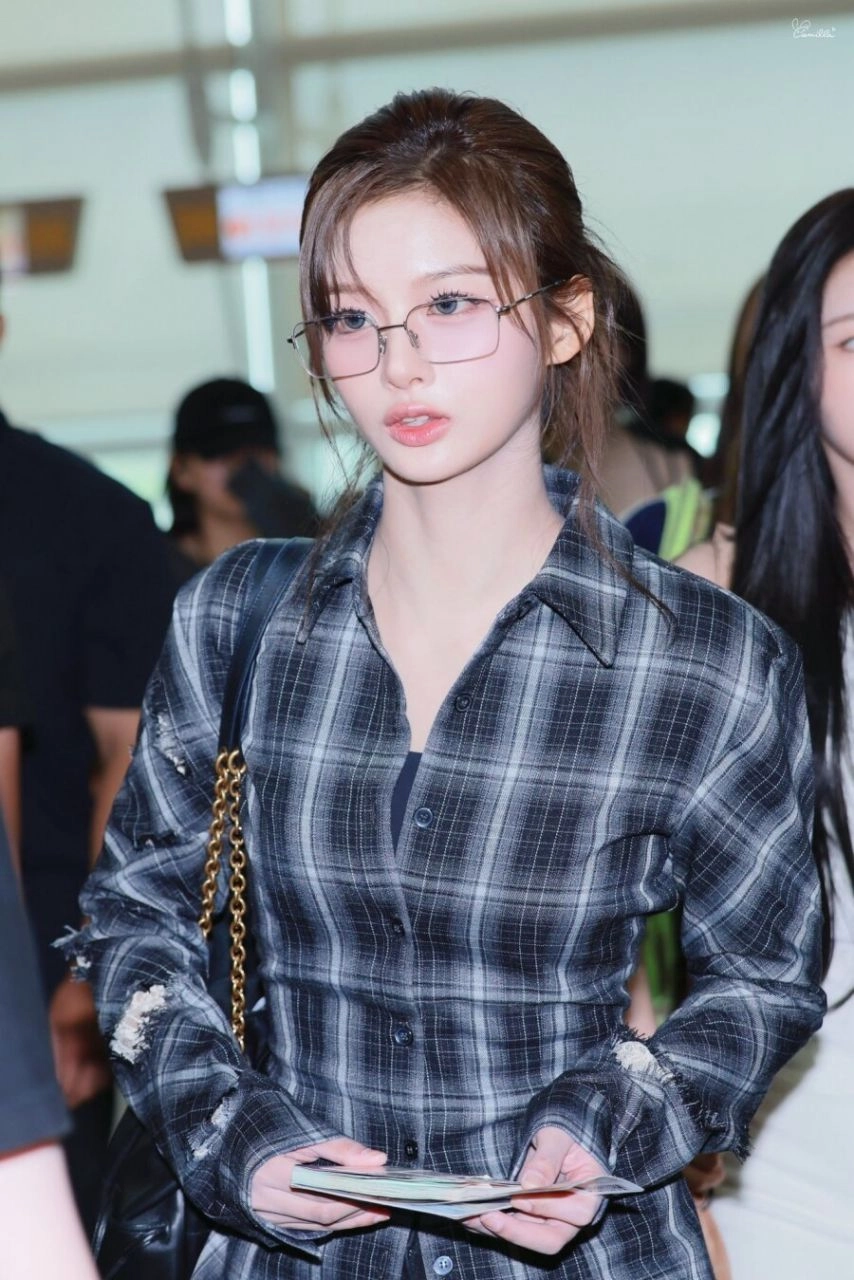 엔믹스 설윤 갓경 쓰자마자 잘생쁨 폭발