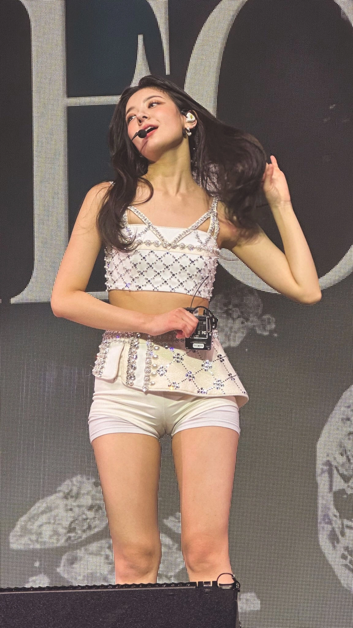 있지 리아 도끼자국 타이트 속바지에 속수무책