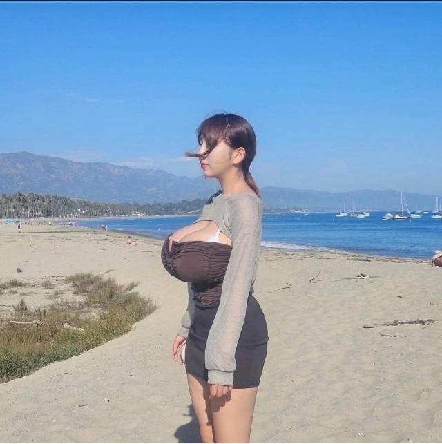 벨벳 옆슴라인 합성 아닐까 싶을 정도로 파멸적 라인