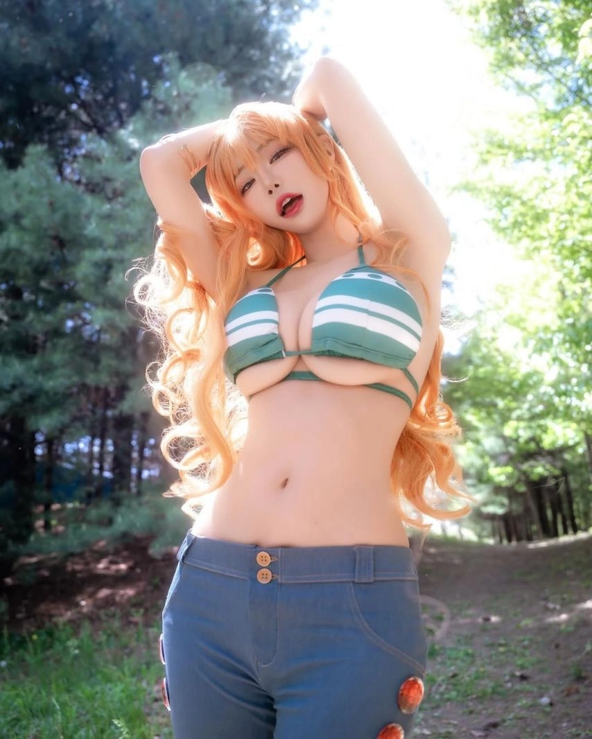 빛베리 언더붑 묵직하게 잡힌 나미 코스프레