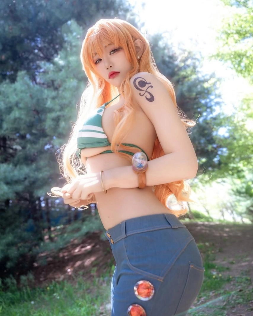 빛베리 언더붑 묵직하게 잡힌 나미 코스프레