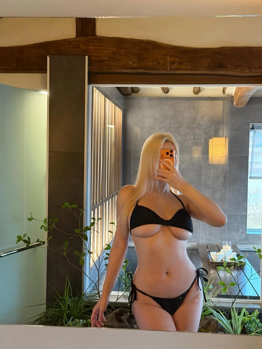 선희은 꼭지에 걸친 언더붑 비키니 셀카