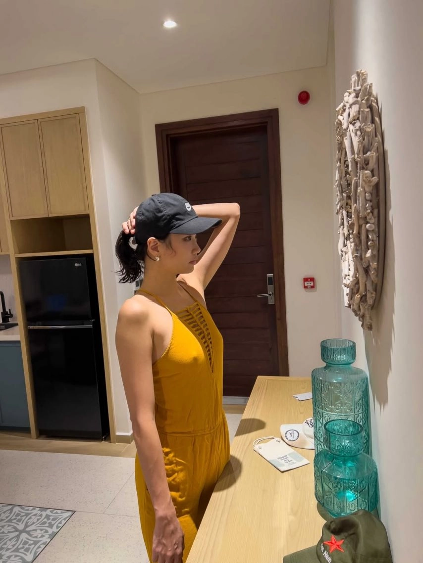 이희은 꼭지 튀어나온 노브라 바디슈트