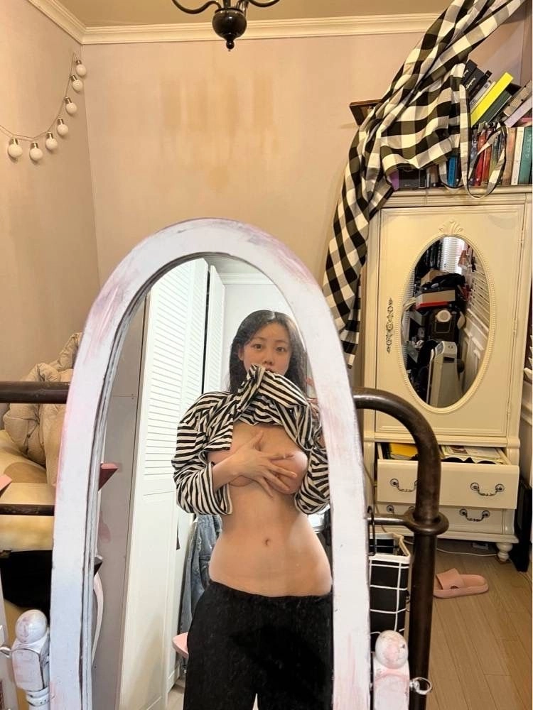 기무세딘 꼭지만 아슬아슬하게 가린 손브라 모음