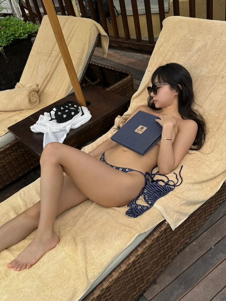 표은지 비키니 브라 벗고 베드에 누워 호캉스