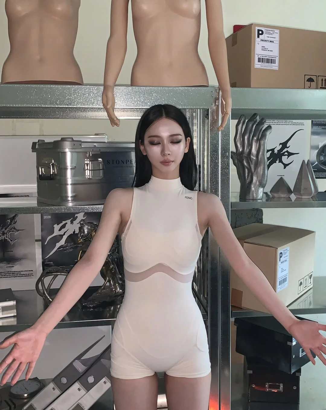 에스파 카리나 Y존 타이트한  단백질 인형같은 몸매