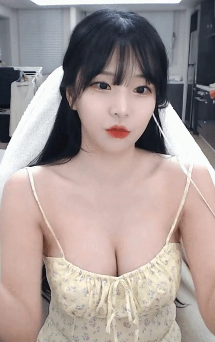 가슴모아서 젖치기 해주는 박민정