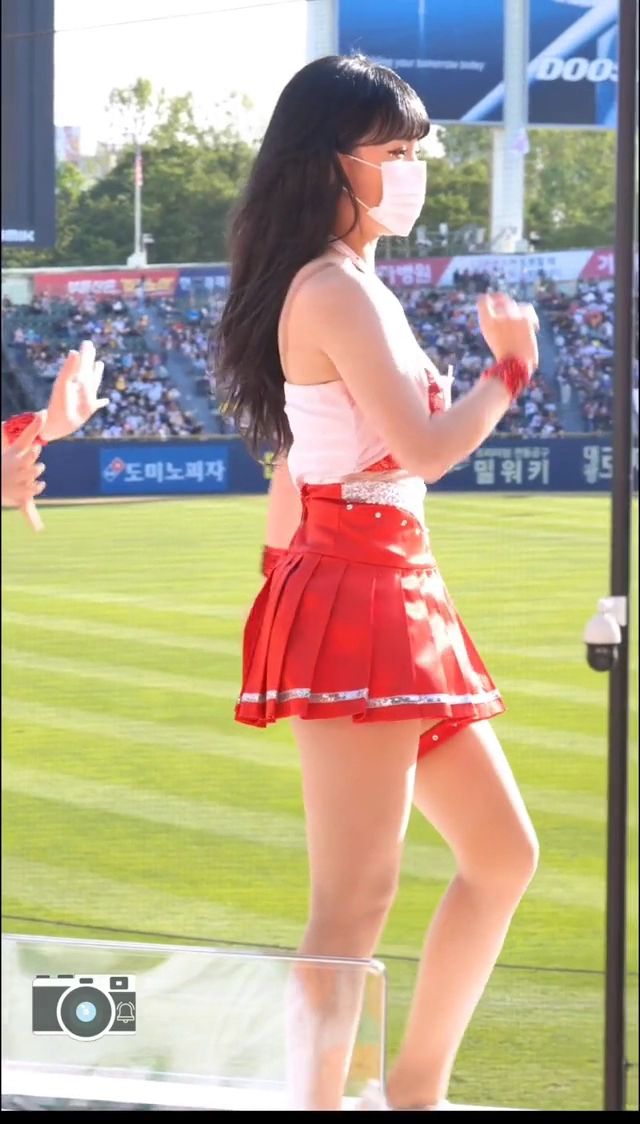 문열어주는 이다혜 치어리더